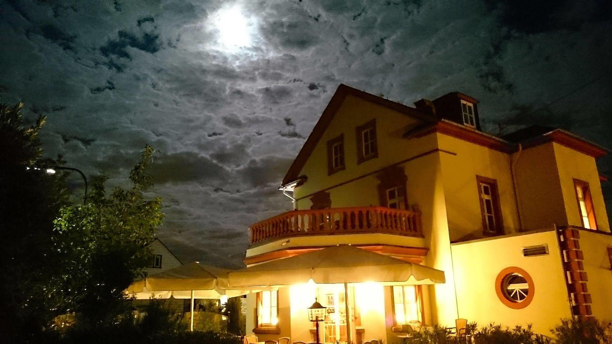 בנדורף Romantik Hotel Villa Sayn מראה חיצוני תמונה