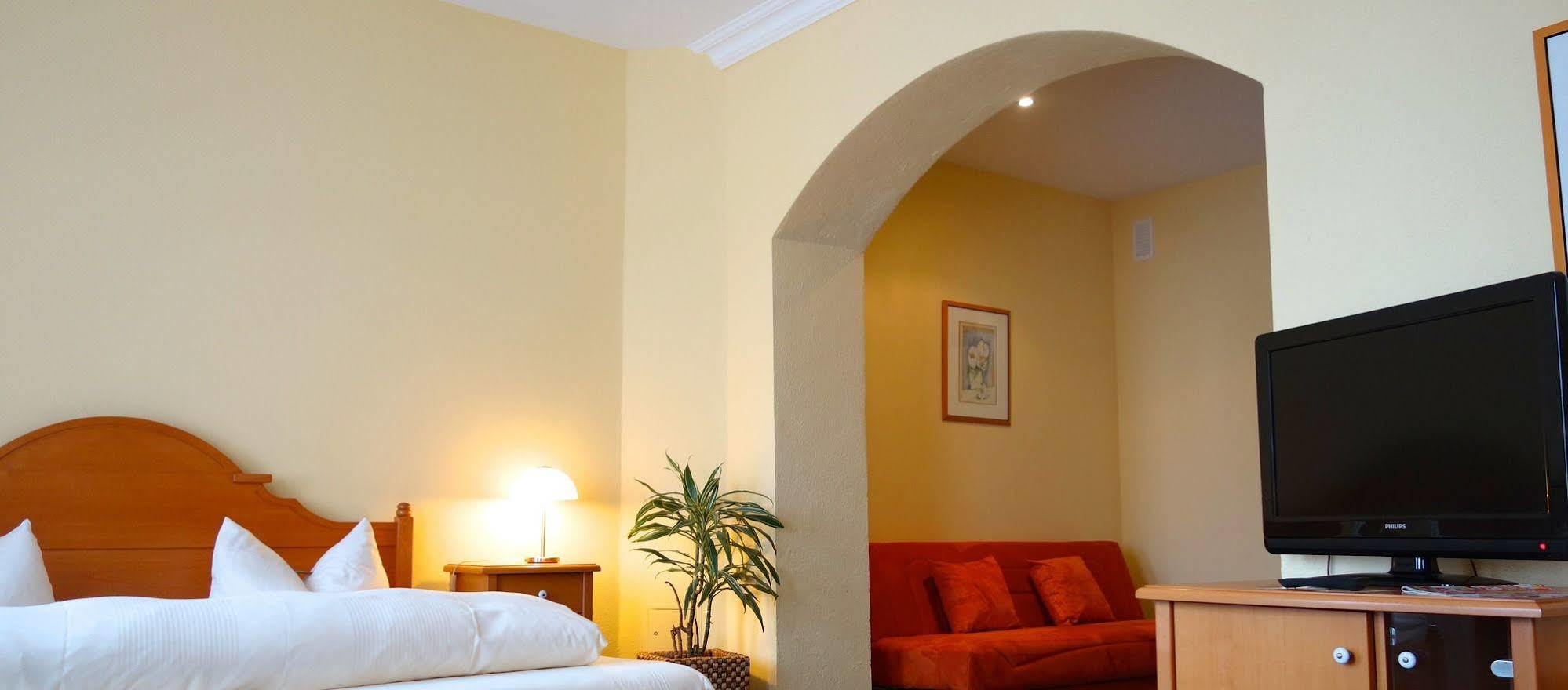 בנדורף Romantik Hotel Villa Sayn מראה חיצוני תמונה